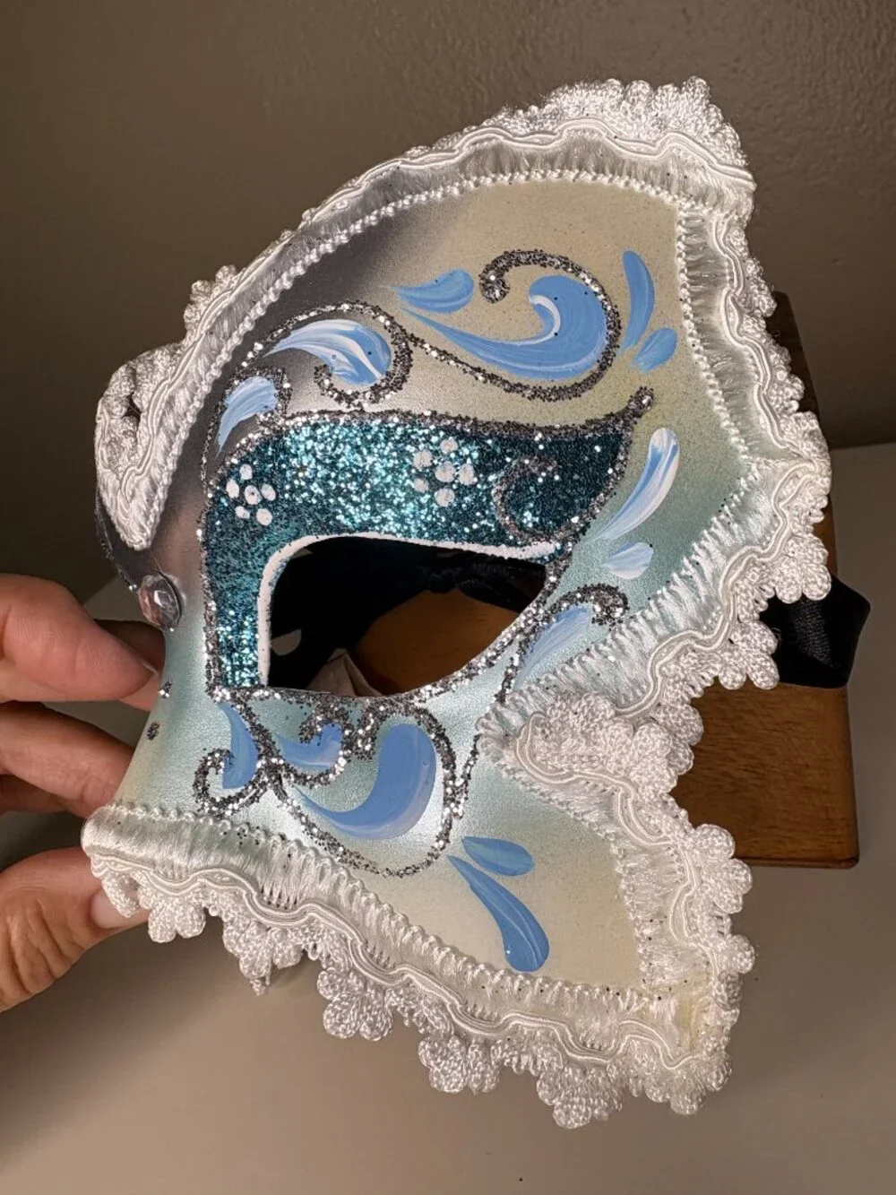 Set of 2 Hand Painted Venetian Carnival Masks | Red & Blue Lace Venezia